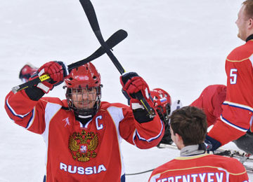Сборная России проиграла американцам и выиграла у итальянцев на старте чемпионата мира по следж-хоккею