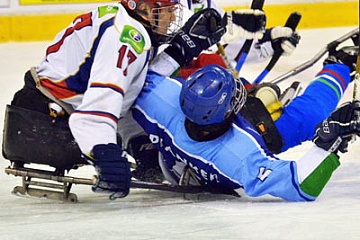Закончились предварительные игры турнира четырех наций по следж-хоккею в Торонто - World Sledge Hockey Challenge 2013