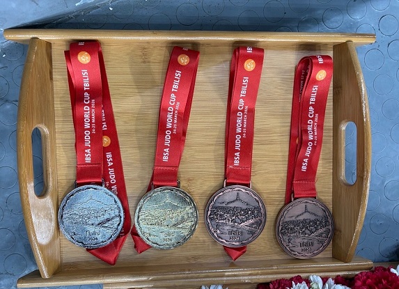 3 �������, 2 ���������� � 1 ��������� ������ � ���������� ��������� ������ ������ ��������� ����������� �� ����� ����� ���� � ������