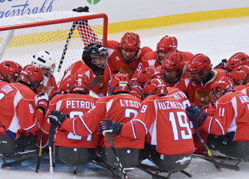 Российские следж-хоккеисты потерпели вторую неудачу на турнире в Канаде