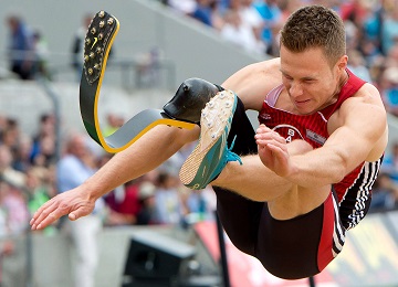 Немецкий паралимпиец побил мировой рекорд в прыжке в длину. Его результата хватило бы для золота ОИ