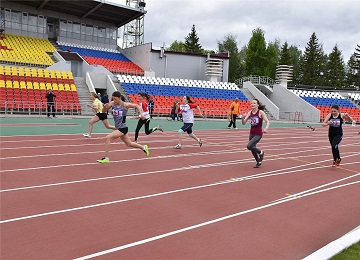 Более 75 спортсменов из 24 регионов страны ведут борьбу за медали первенства России по легкой атлетике спорта лиц с ПОДА в Брянске