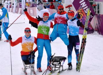 Российские лыжники выиграли золото Паралимпиады в открытой эстафете