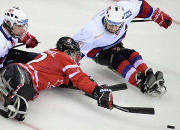 Сборная Канады стала победительницей турнира по следж-хоккею в Сочи