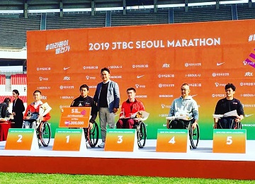 Колясочники РФ приняли участие в марафоне в Сеуле 