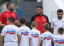 Футболисты хабаровского клуба провели тренировку для особенных детей